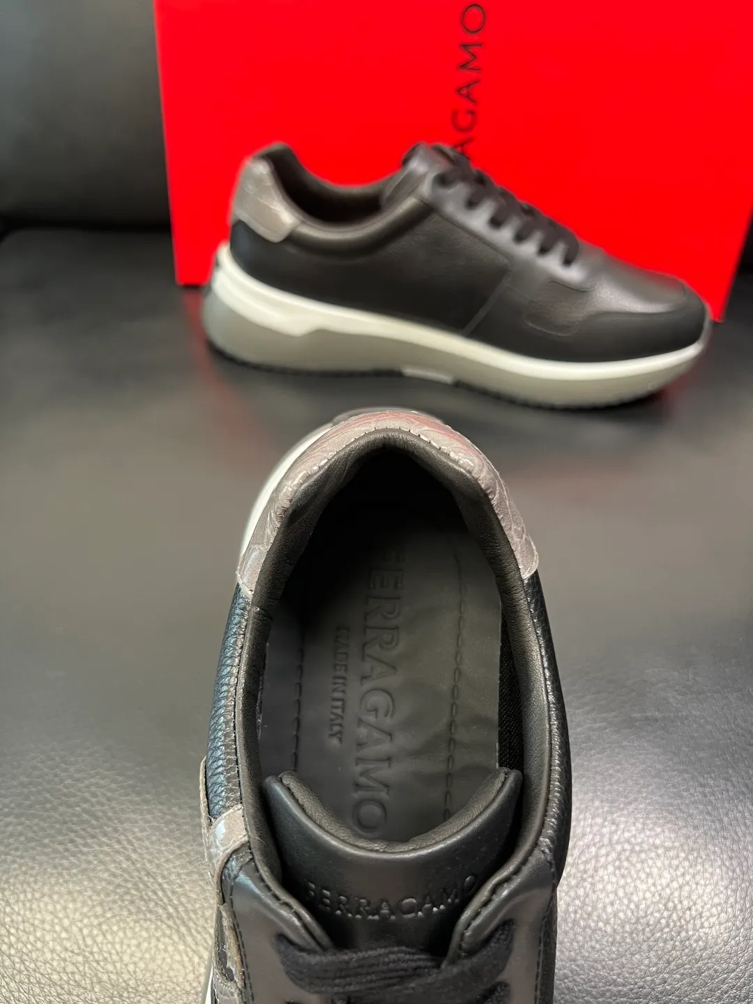 Men's shoes 💰840 Ferragamo High-quality top crafts Ferragamo counters sell original factory configuration at the same time, imported original cowhide from Italy, imported water-dyed cow lining, soles: original factory special original soles are super comfortable, original factory and single goods, welcome to compare at the same time at the counter, code number 38-44 (customized 45 46)